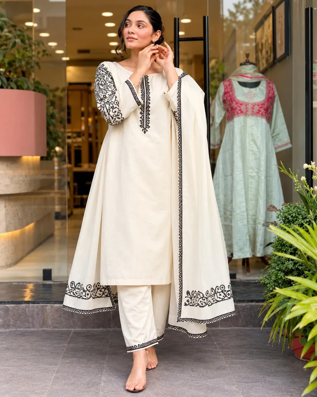 Women’s Ivory Cream Embroidered Kurta Pant Set with Matching Dupatta — 4